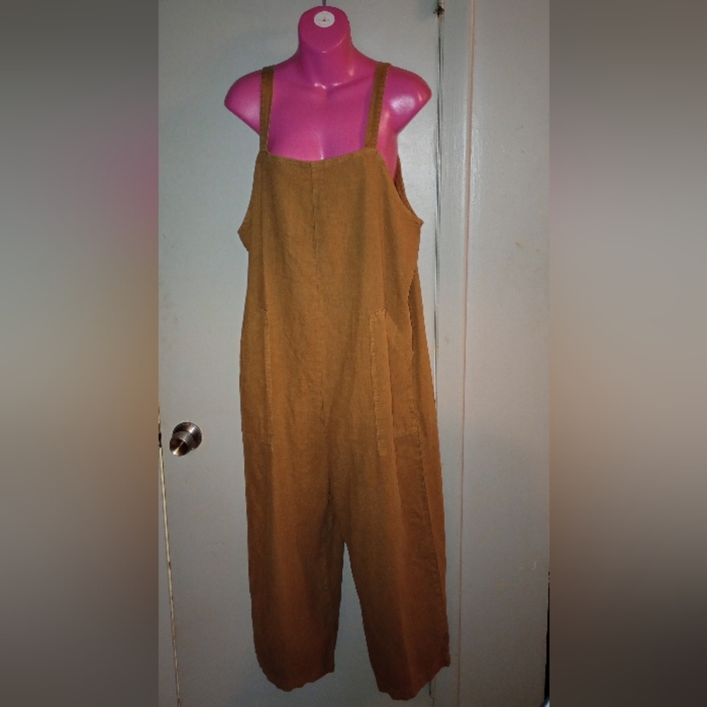Universal Thread Women's Tan Jumpsuit Size M